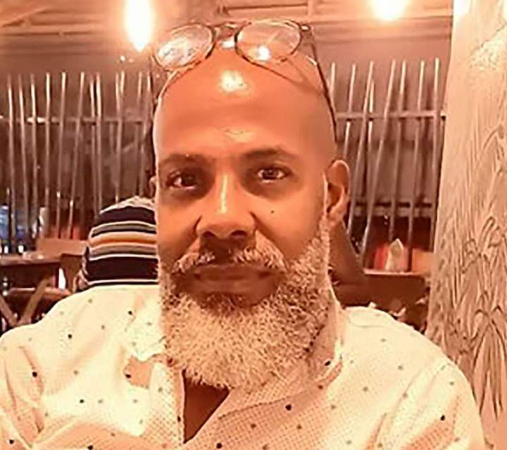 Fort de plusieurs années d'expérience, Fabrice vous accompagne pas à pas vers la réussite de votre permis, et, surtout, vers une conduite sûre et responsable. 